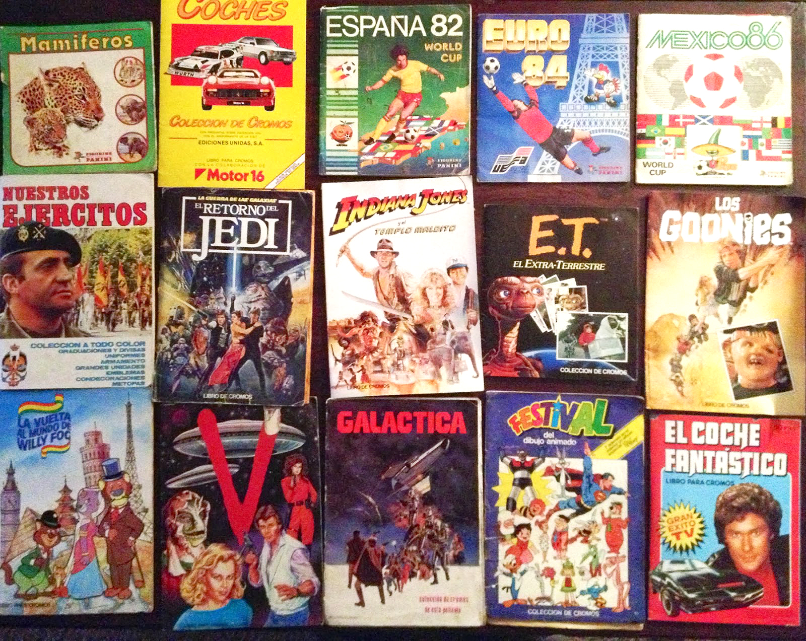 Quince álbumes de cromos de los 80.