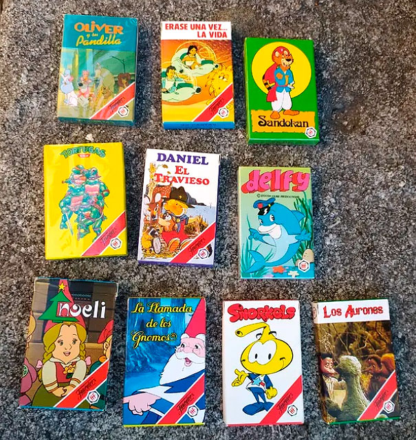 Barajas de cartas de dibujos animados.