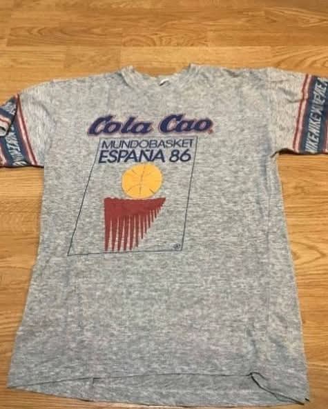 Camiseta gris de Cola Cao del Mundobasket España 86.