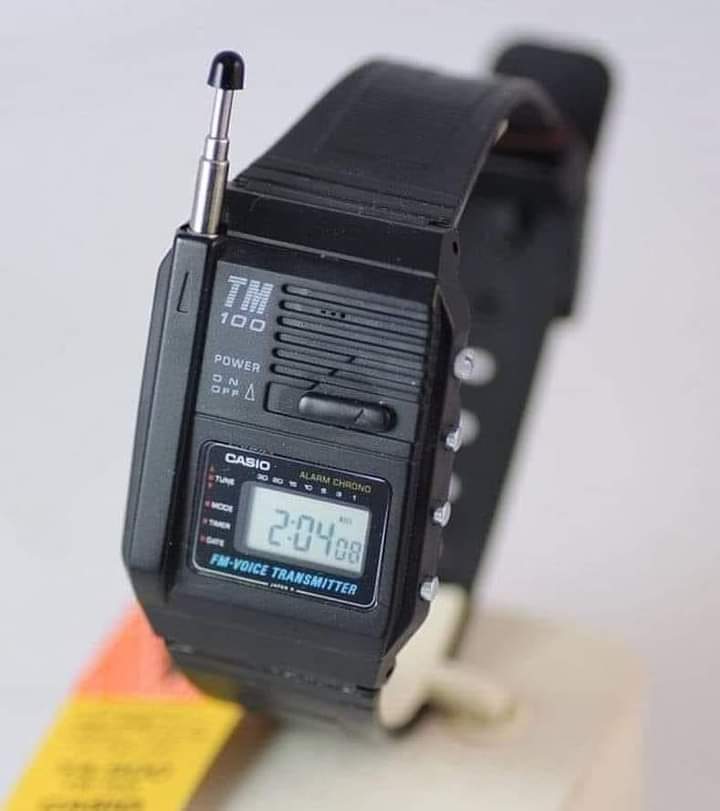 Reloj Casio TM100 con antena extensible y pantalla digital.