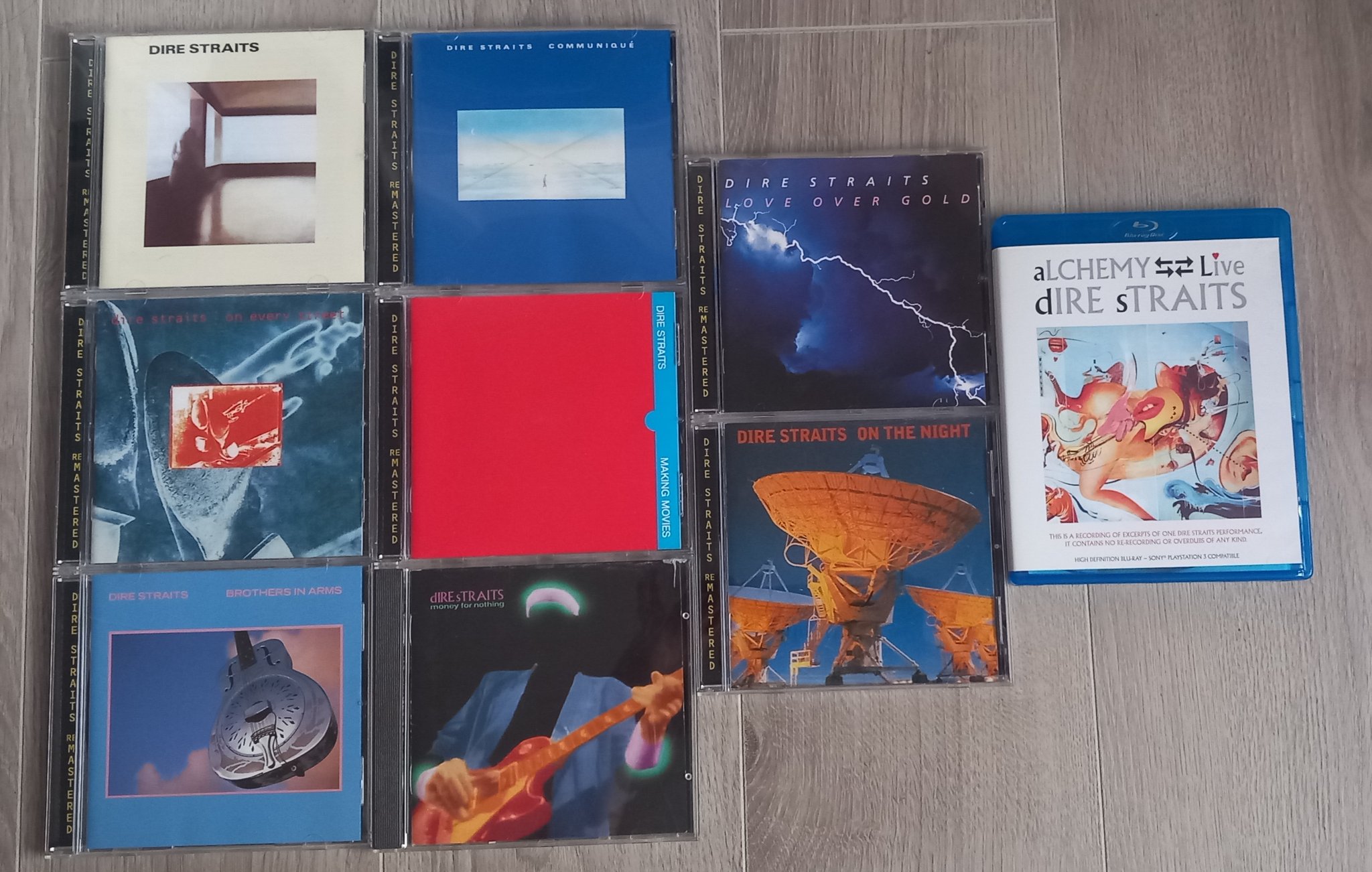 Varios CD de Dire Straits.