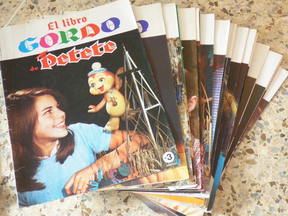 Montón de fascículos de El libro gordo de Petete.