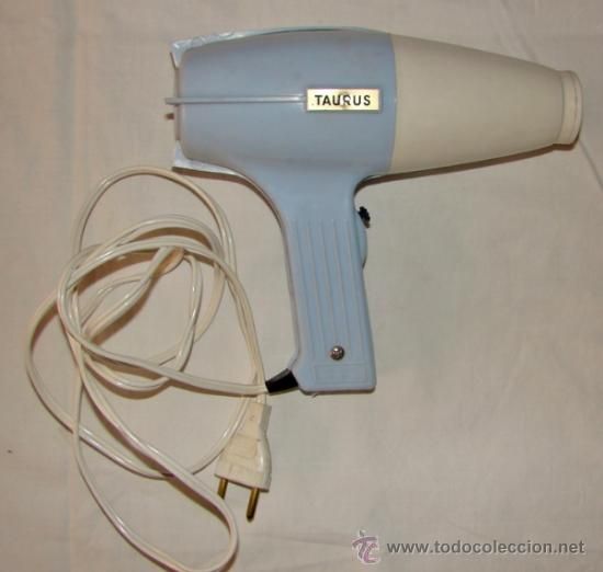 Secador de pelo antiguo de la marca Taurus