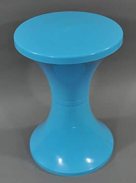 Taburete de plástico azul con forma de carrete