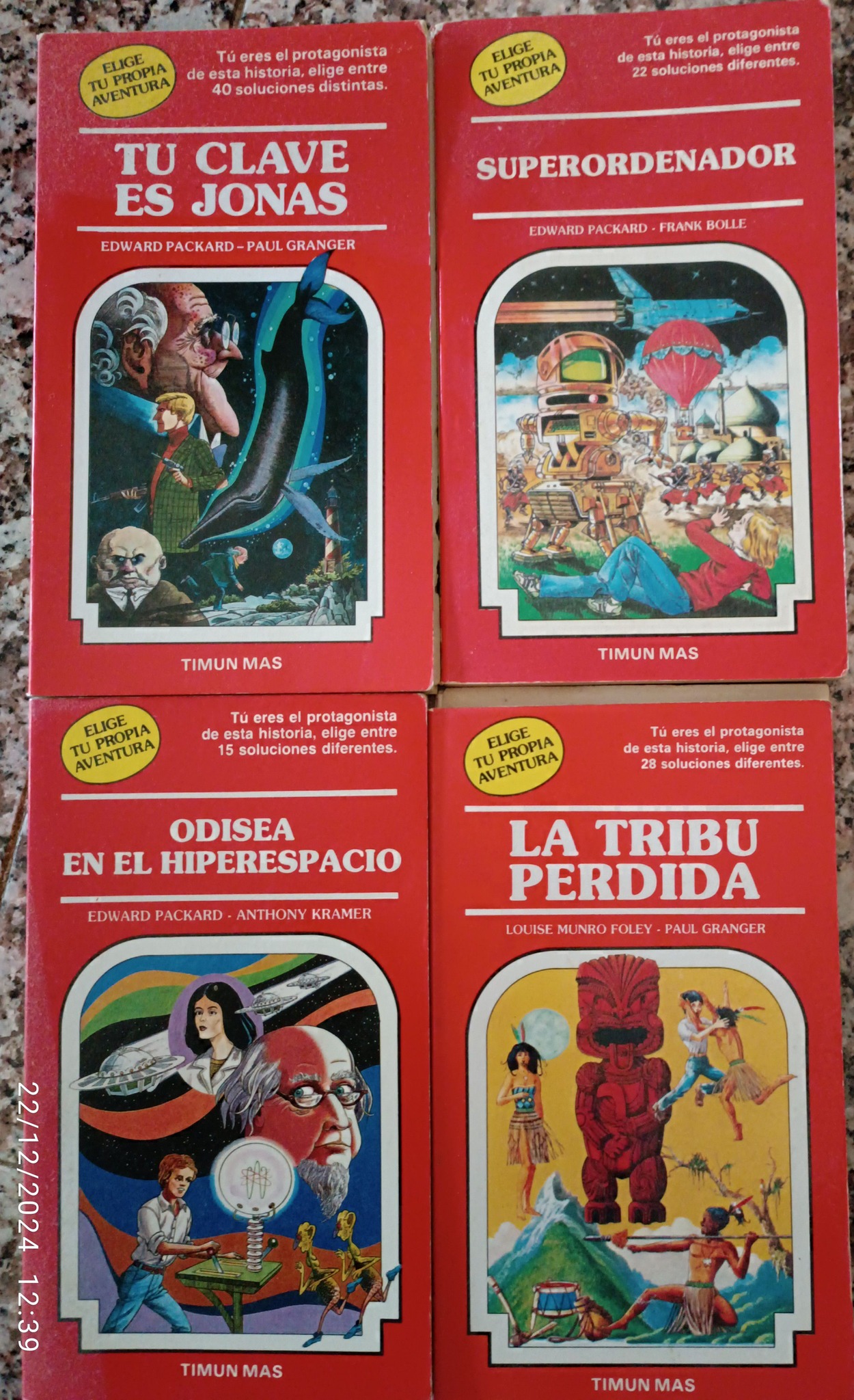 Cuatro libros rojos de Elige tu propia aventura.