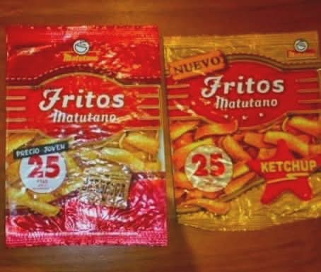 Dos bolsas de Fritos de Matutano a 25 pesetas, una de ketchup.