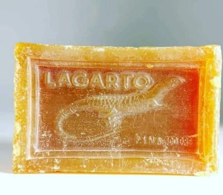 Pastilla de jabón Lagarto con el lagarto en relieve.