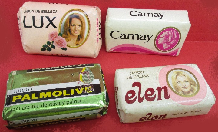 Pastillas de jabón Lux, Camay, Palmolive y Elen en su envoltorio.