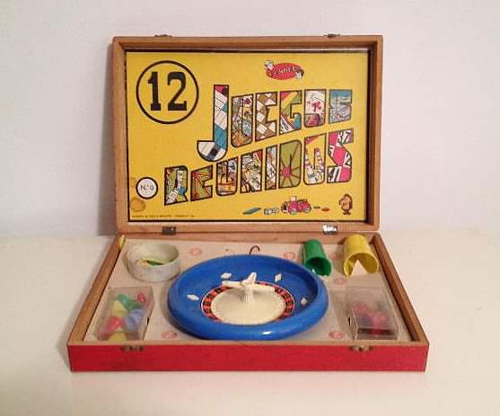 Caja de Juegos Reunidos con ruleta.