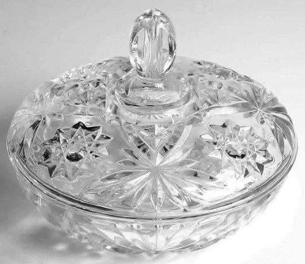 Bombonera de cristal tallado con tapa.