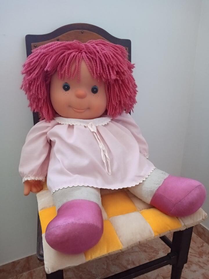 Muñeca Chochona de trapo con pelo de lana rosa