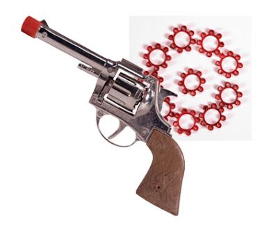 Pistola de juguete plateada con anillos de fulminantes rojos.