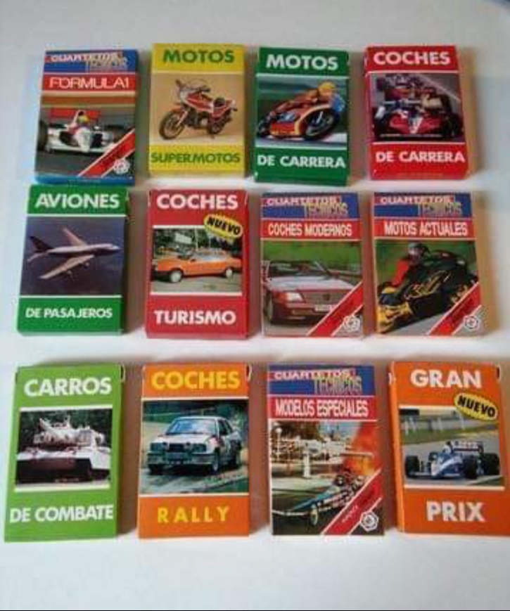 Doce barajas de cartas antiguas con fotos de coches, motos, aviones y tanques.