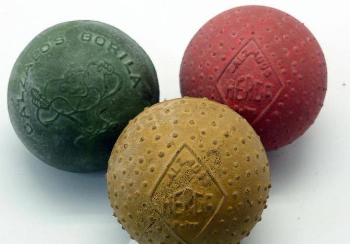 Tres bolas de goma de colores de Gorila.
