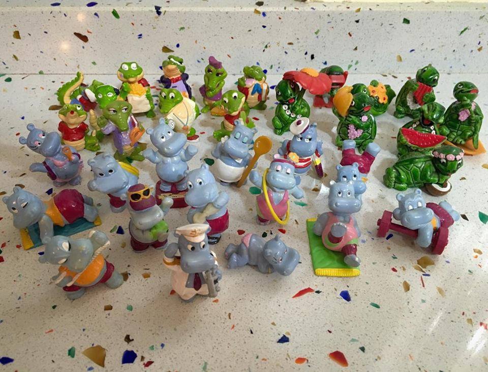 Colección de figuritas de hipopótamos y cocodrilos de Kinder.