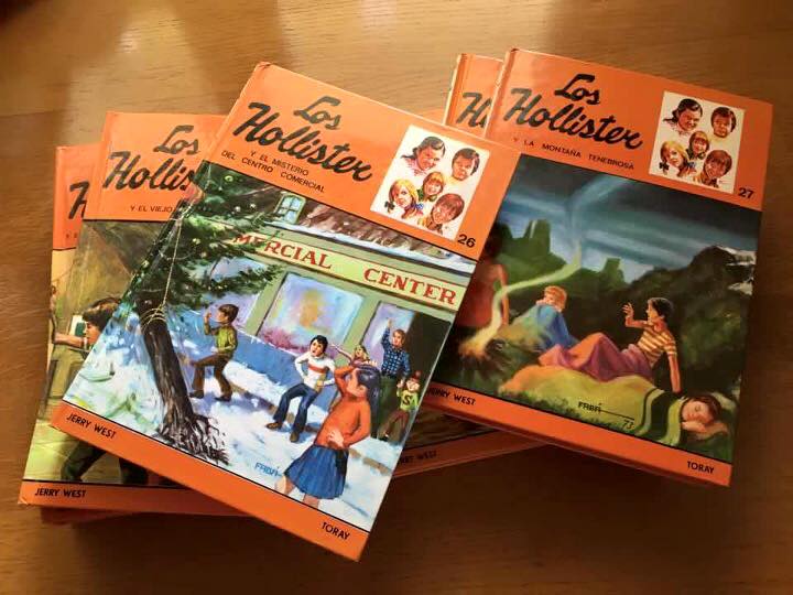 Varios libros de Los Hollister.