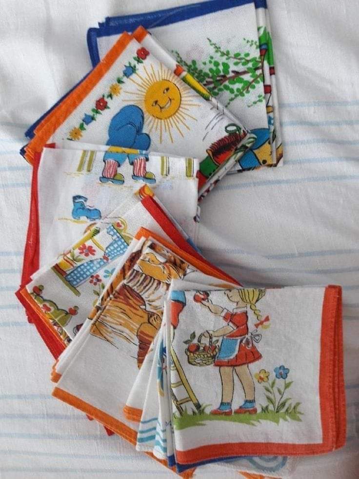 Pañuelos de tela con dibujos de niños y animales