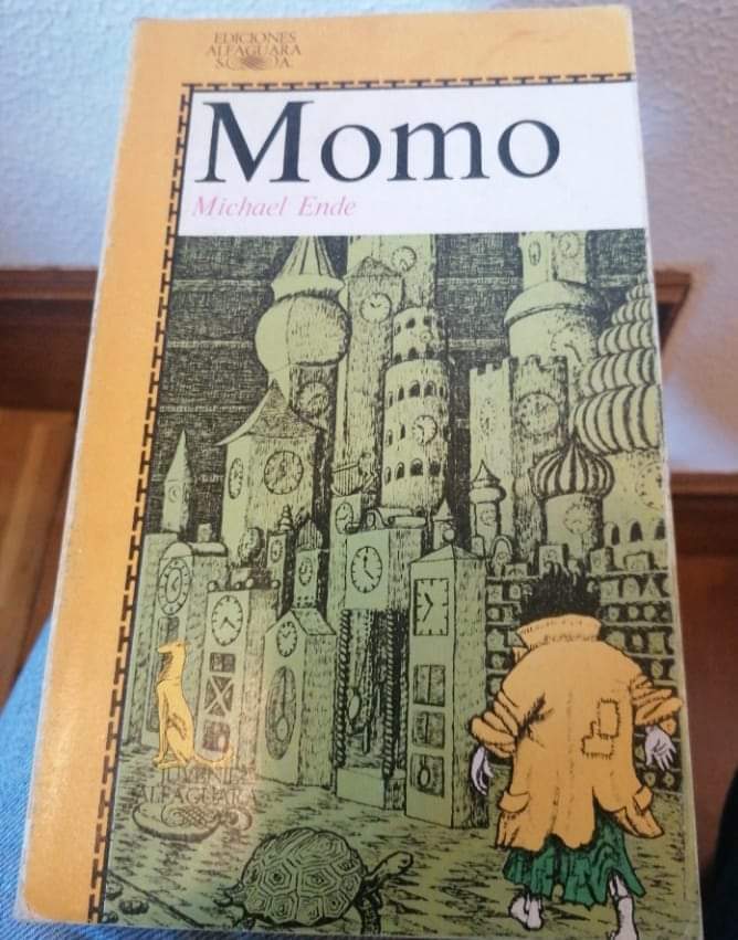 Libro Momo de Michael Ende de Alfaguara.
