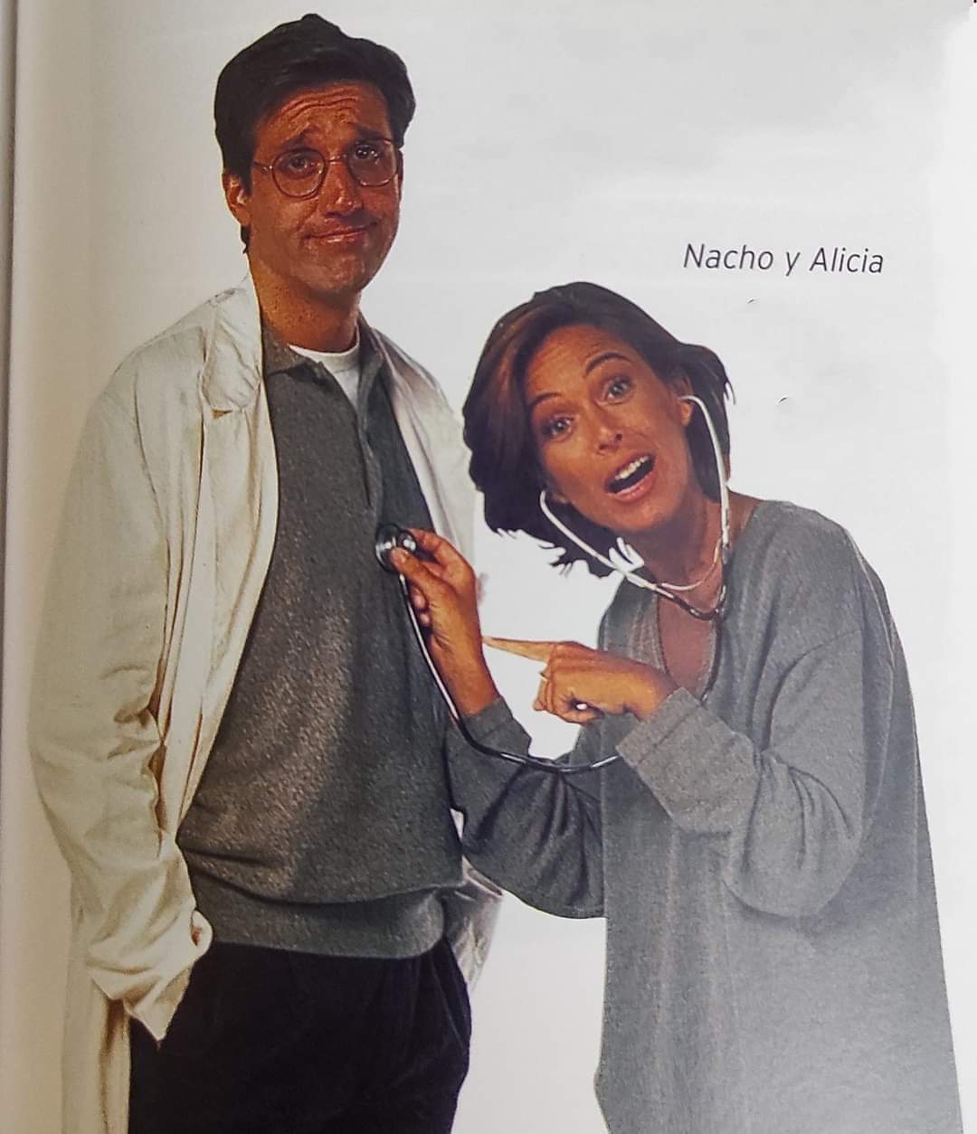 Los protagonistas de Médico de familia posando juntos