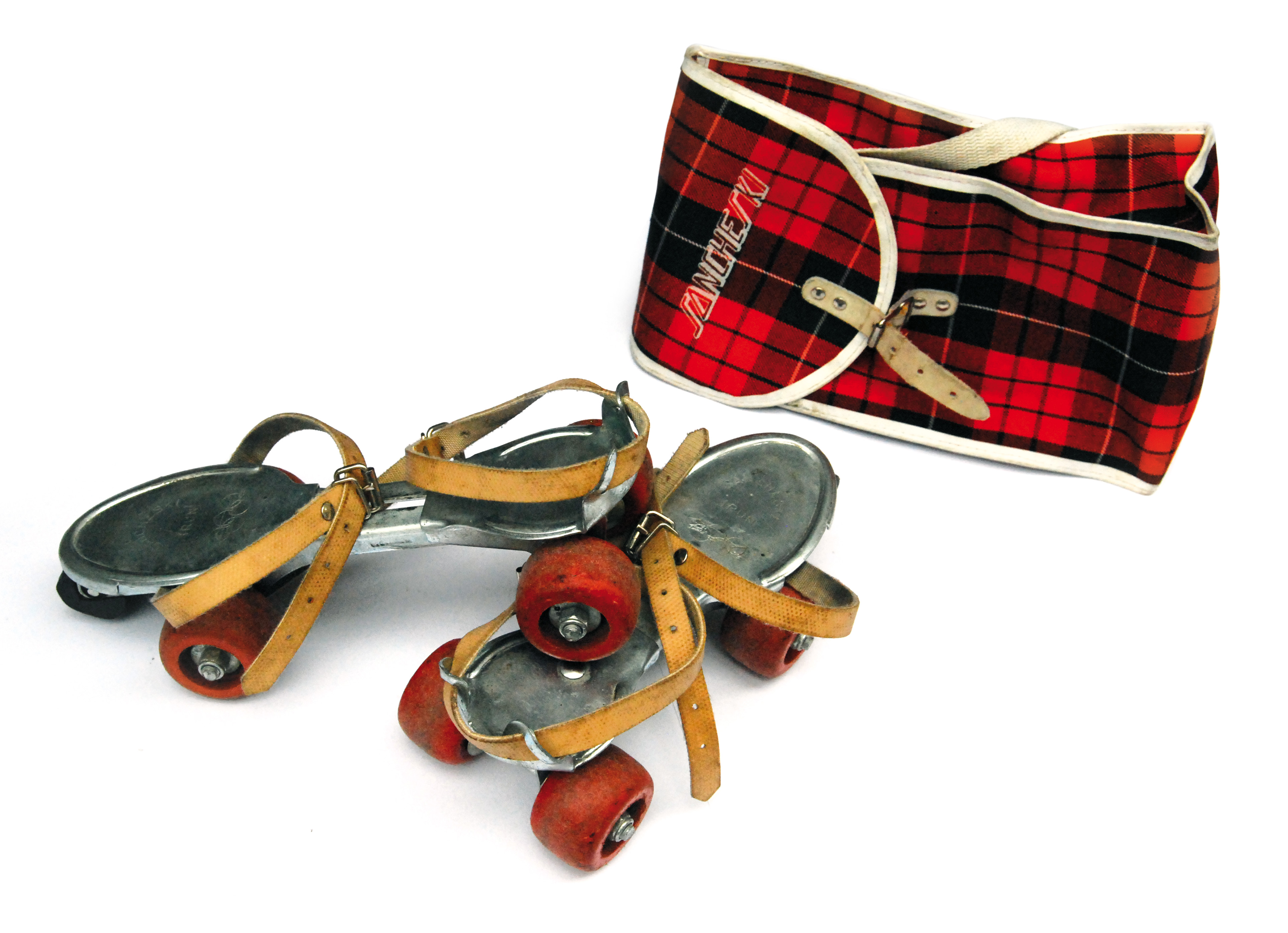 Patines Sancheski metálicos con su bolsa.