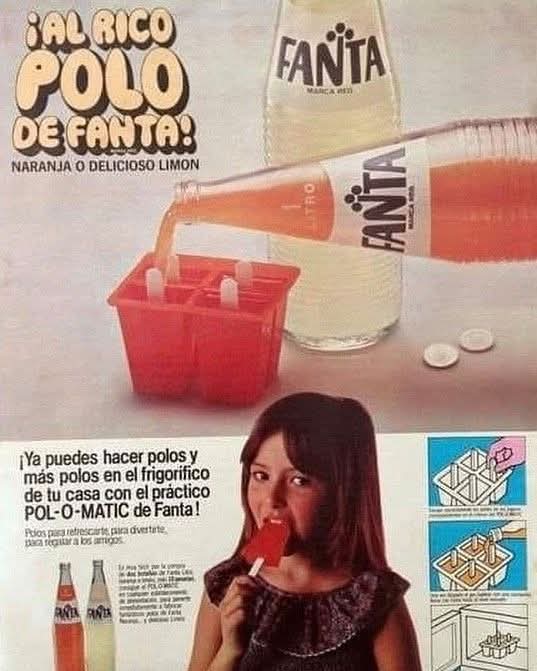 Anuncio de polos de Fanta con un molde rojo, botellas de Fanta y una niña comiendo un polo.