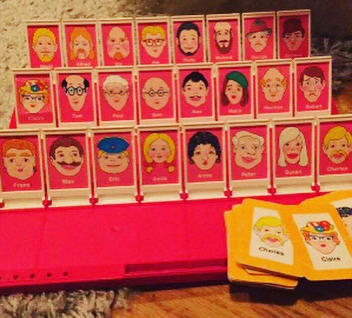 Tablero del juego ¿Quién es quién? con las caras.