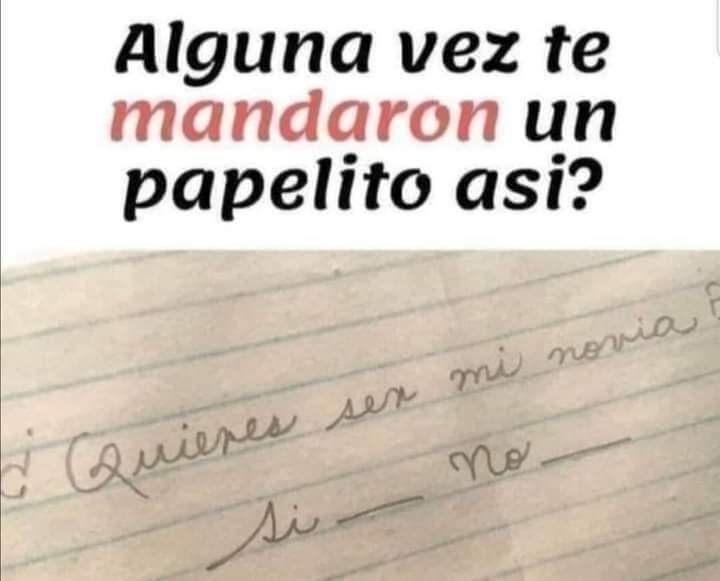 Hoja de cuaderno con la nota a mano ¿Quieres ser mi novia? y las casillas sí y no.