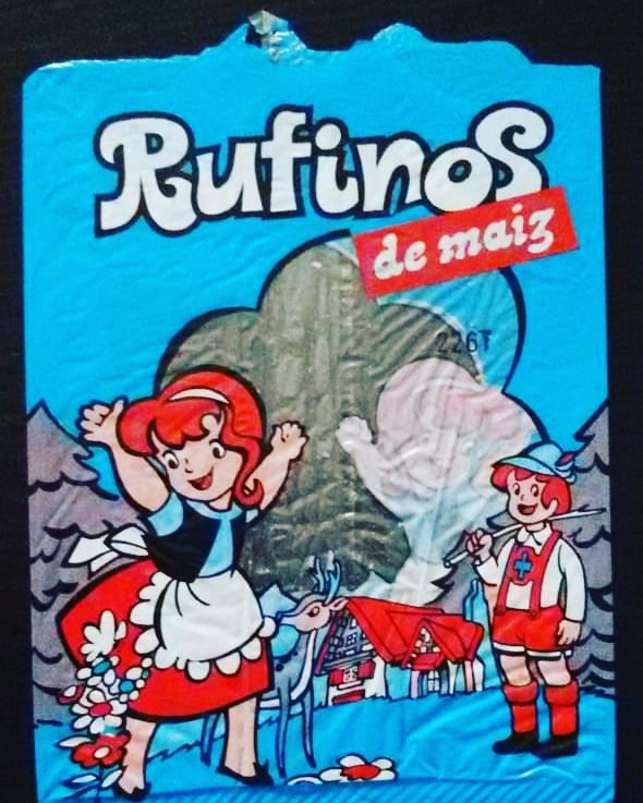 Bolsa de Rufinos de maíz con una niña y un niño con trajes tiroleses.