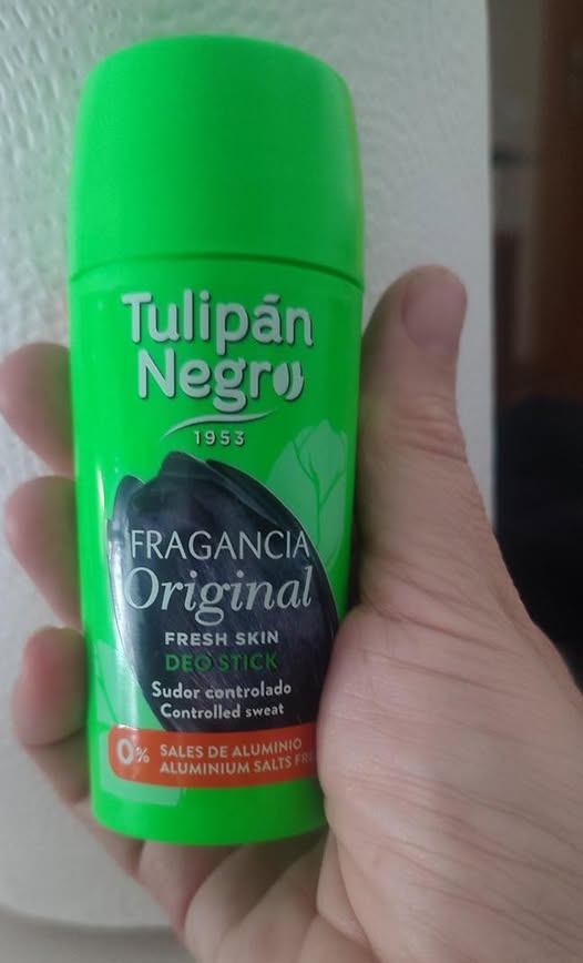 Desodorante en barra Tulipán Negro verde.